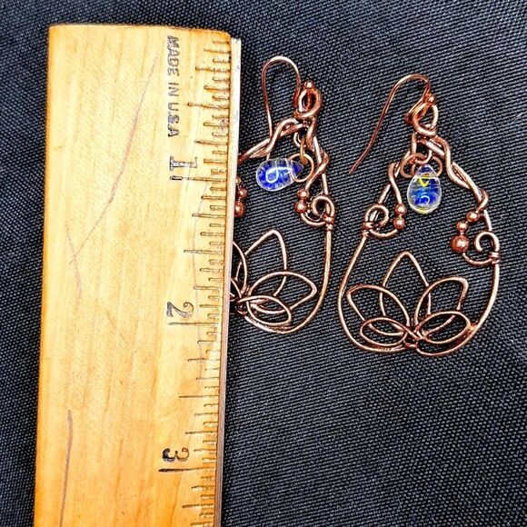 Copper wire lotus flower moonstone tear drop earrings - Picture 5 of 5